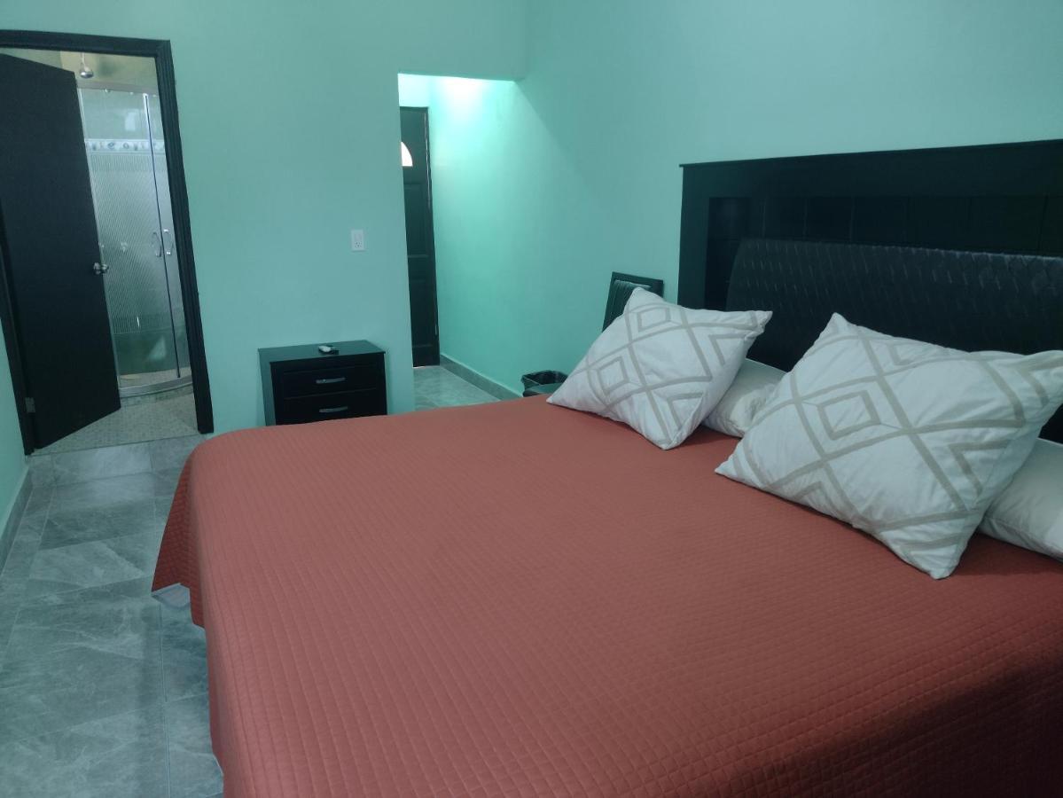 Hotel Prado'S Puerto San Carlos Екстер'єр фото