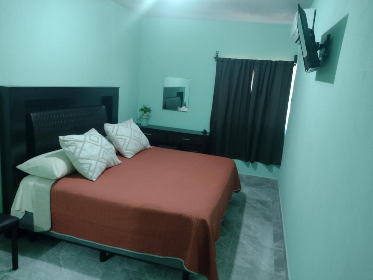 Hotel Prado'S Puerto San Carlos Екстер'єр фото