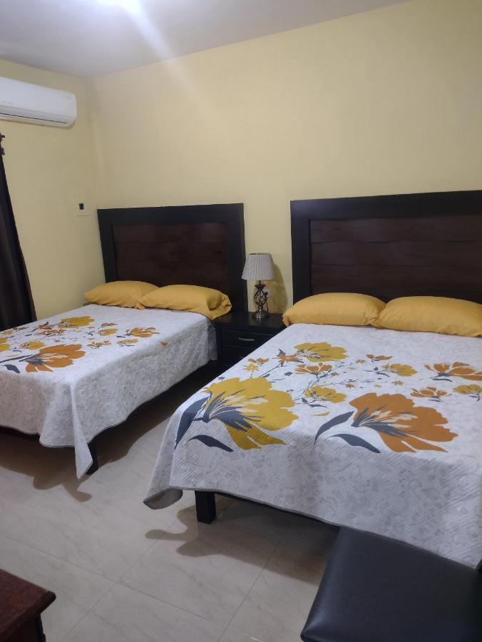 Hotel Prado'S Puerto San Carlos Екстер'єр фото